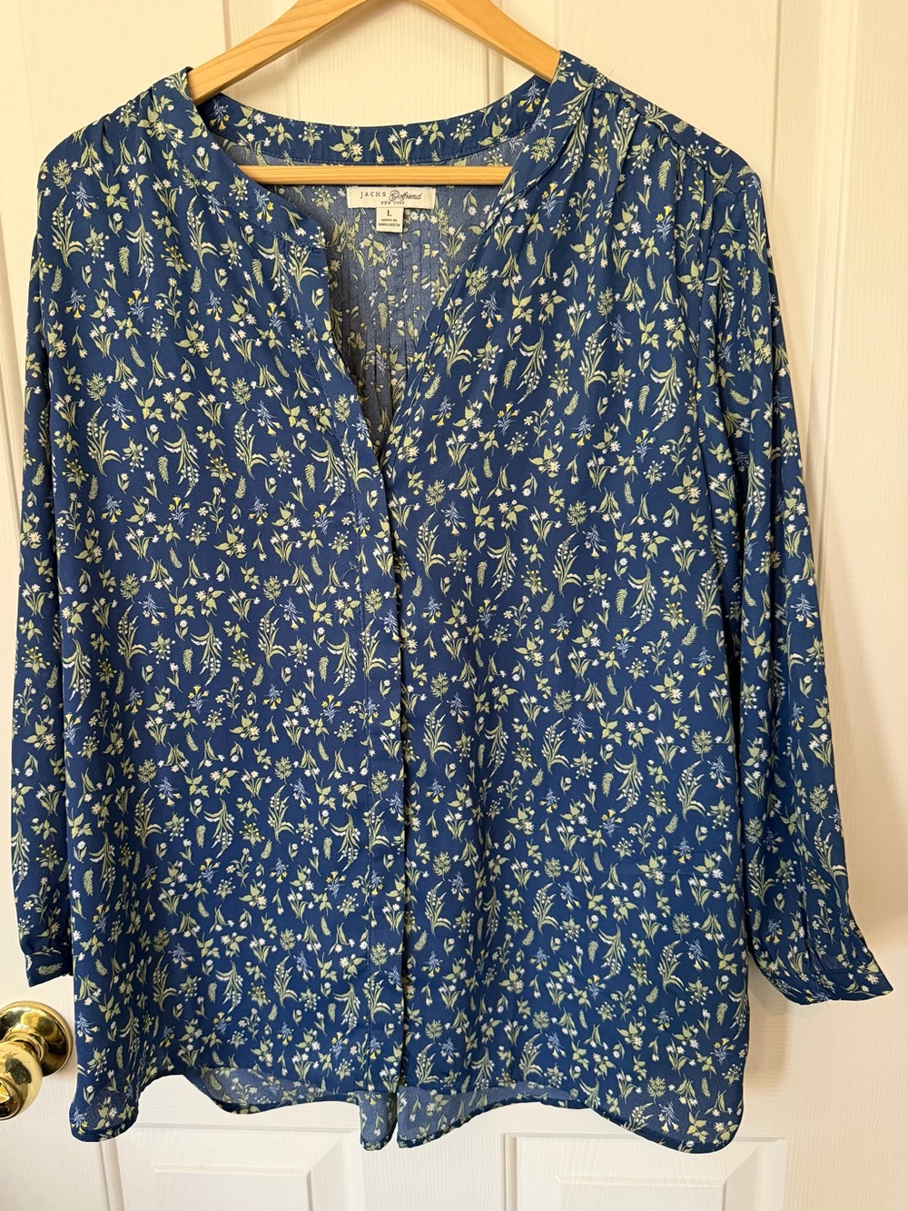 JACHS Girlfriend Navy Blue Floral Button-Front Blouse